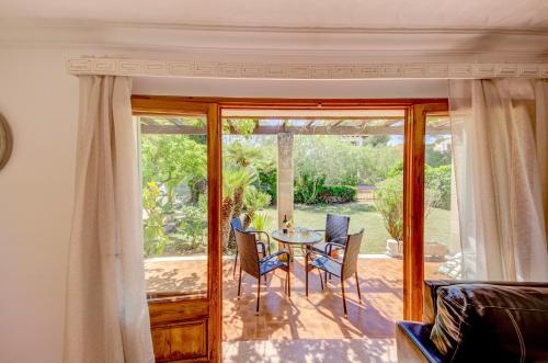 Port de Pollenca Villa Sleeps 5 With Air Con And Wifi