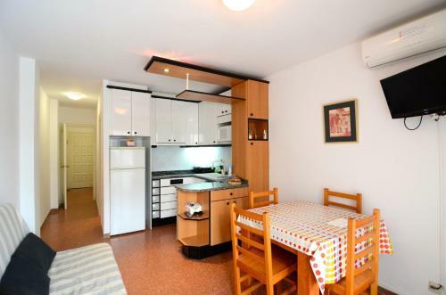 Apartamento Rocamaura IV 1-8