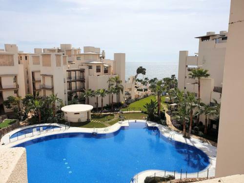 Amazing Penthouse With Rooftop Pool In Estepona