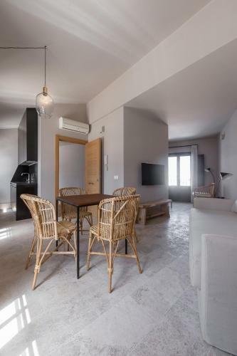 Chac�n Apartments & Suites