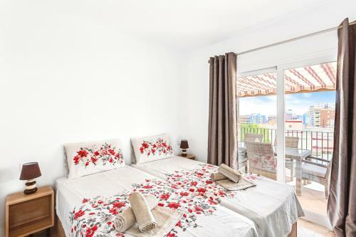 Fuengirola Apartment Sleeps 7 With Pool And Air Con