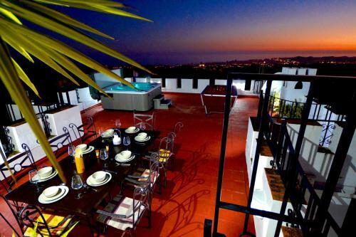 Fuengirola Villa Sleeps 10 Pool Air Con Wifi