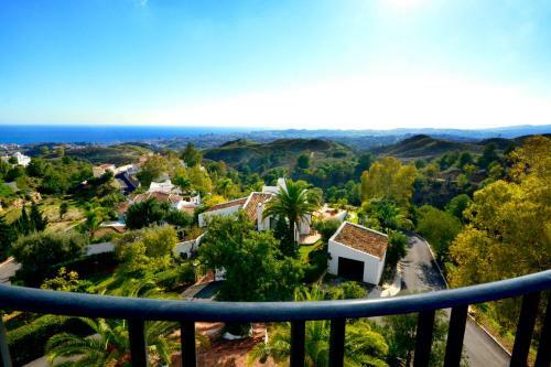 Fuengirola Villa Sleeps 10 Pool Air Con Wifi