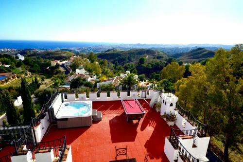 Fuengirola Villa Sleeps 10 Pool Air Con Wifi