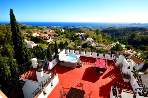 Fuengirola Villa Sleeps 10 Pool Air Con Wifi