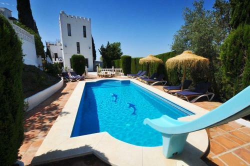 Fuengirola Villa Sleeps 10 Pool Air Con Wifi
