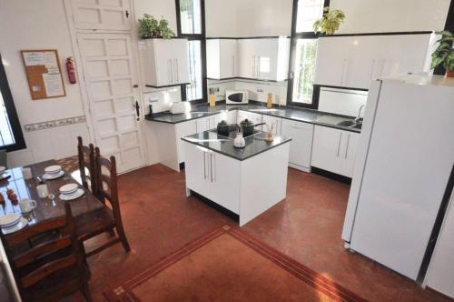 Fuengirola Villa Sleeps 10 Pool Air Con Wifi
