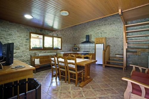 Apartment With 3 Bedrooms In Girona With Shared Pool And Wifi