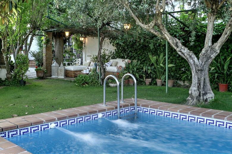 Apartamento 2.5 Million Villa. Magical Sunset. Super Close To Everything. 5br, 4ba, Pool, A/c+heating
