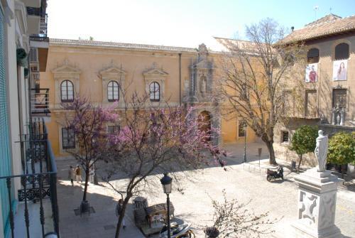 Hostal La Perla Granada Suites