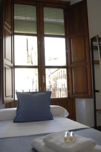 Hostal La Perla Granada Suites