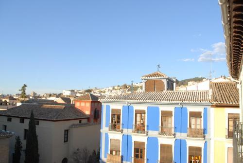Hostal La Perla Granada Suites