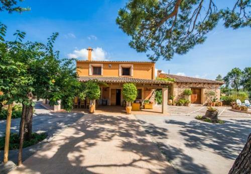 Villa In Inca Sleeps 8 With Pool Air Con And Wifi