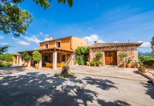 Villa In Inca Sleeps 8 With Pool Air Con And Wifi
