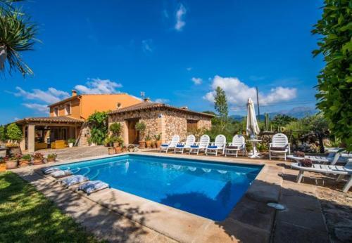 Villa In Inca Sleeps 8 With Pool Air Con And Wifi