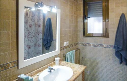 Five-bedroom Holiday Home In Iznajar