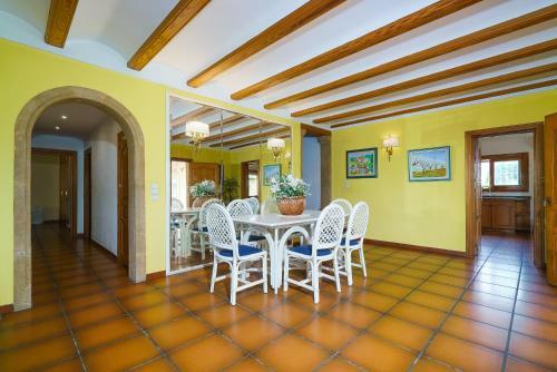 Villa Cantallops
