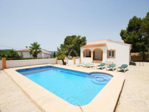 Javea Villa Sleeps 6 With Pool And Wifi