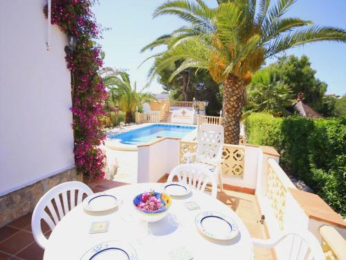 Javea Villa Sleeps 4 With Pool And Wifi