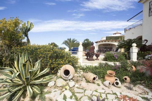 Javea Villa Sleeps 6 With Pool And Free Wifi