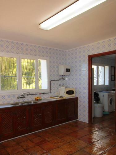 Villa In Javea Sleeps 12 With Pool And Wifi
