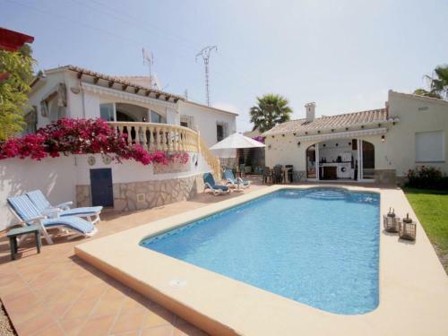 Villa In Javea Sleeps 4 With Pool And Wifi