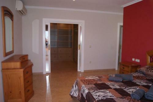 0001 Villa Mahon