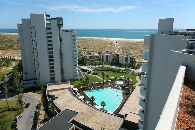 Hotel Aqualuz Troia Rio By The Editory