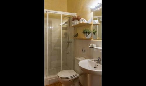 Villa In La Bisbal Sleeps 4 Includes Swimming Pool 8