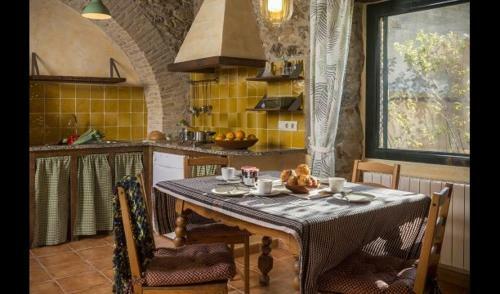 Villa In La Bisbal Sleeps 4 Includes Swimming Pool 8