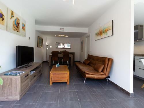 Apartamento Piscina Y En La Playa Margallo