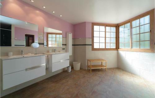 Four-bedroom Holiday Home In Ses Rotgetes de Canet