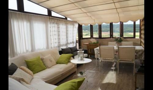 La Llacuna Villa Sleeps 5 With Pool