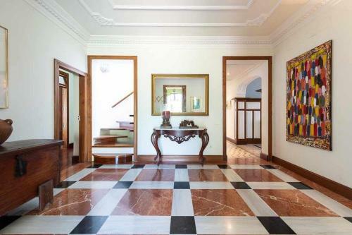 Amplia Villa de Lujo Con Piscina Climatizada