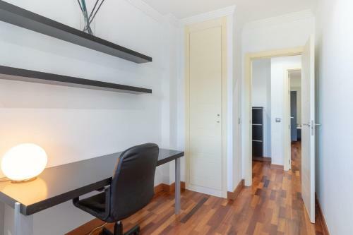 Apartamento Flatguest Ramblas Golf 6c - Parking + Pool + Gym