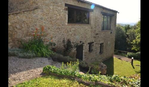 Les Planes D'hostoles Villa Sleeps 14 With Pool