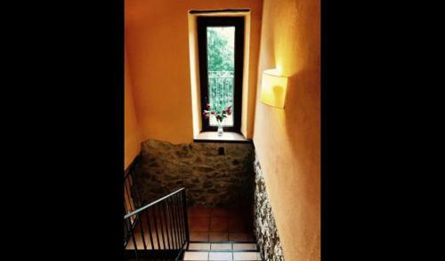 Les Planes D'hostoles Villa Sleeps 14 With Pool