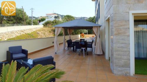 Lloret de Mar Apartment Sleeps 8 Pool Air Con Wifi