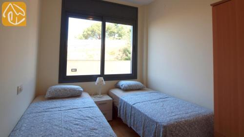 Lloret de Mar Apartment Sleeps 8 Pool Air Con Wifi