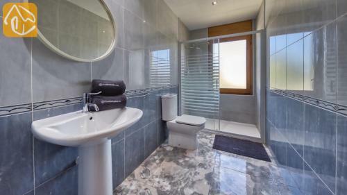 Lloret de Mar Villa Sleeps 10 Pool Wifi