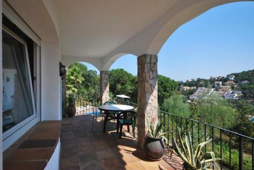 Lloret de Mar Villa Sleeps 10 Pool Wifi