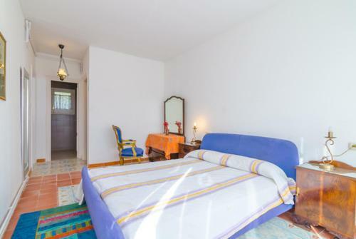 Lloret de Mar Villa Sleeps 6 With Pool And Free Wifi