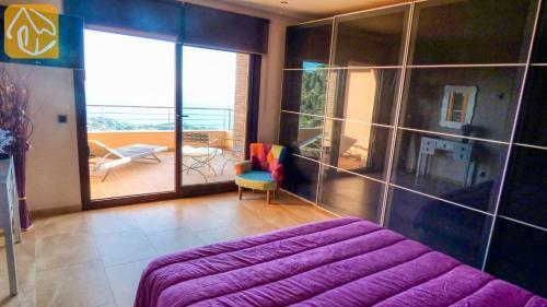 Villa In Lloret de Mar Sleeps 10 Includes Swimming Pool And Wifi 2
