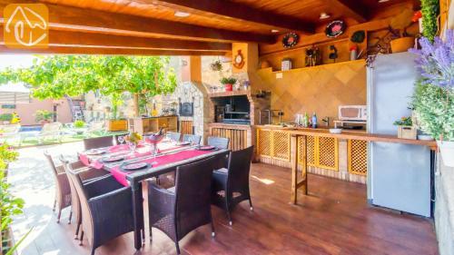 Villa In Lloret de Mar Sleeps 10 Includes Swimming Pool And Wifi 2