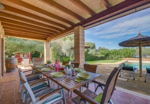 Llubi Holiday Home Sleeps 8 With Pool Air Con And Wifi