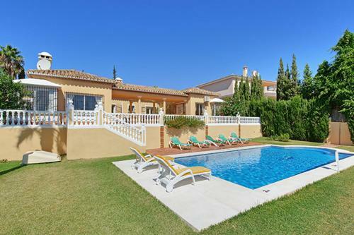 Malaga Villa Sleeps 8 Pool Air Con Wifi T801818