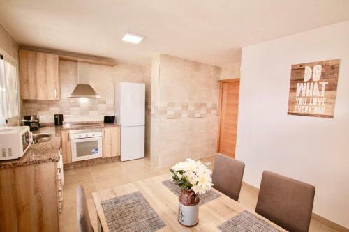 Malaga Station Apartment By Rafleys