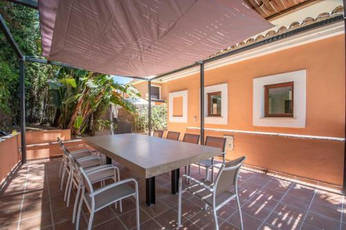 Luxury Beachside Villa In Los Monteros
