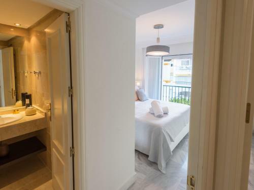 Luxurious Apartment In Marbella With Pool And Garden