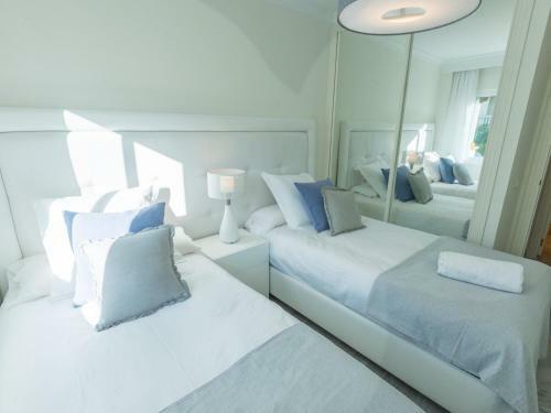 Luxurious Apartment In Marbella With Pool And Garden